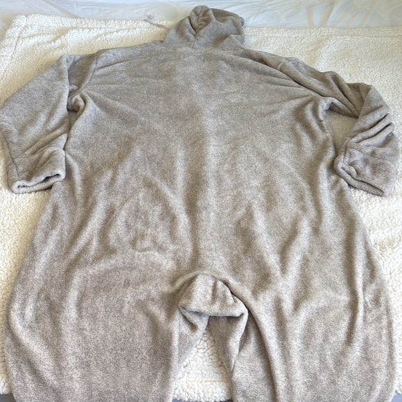 Cozy champagne colored fleece onesie with removable footies - Picture 6 of 7